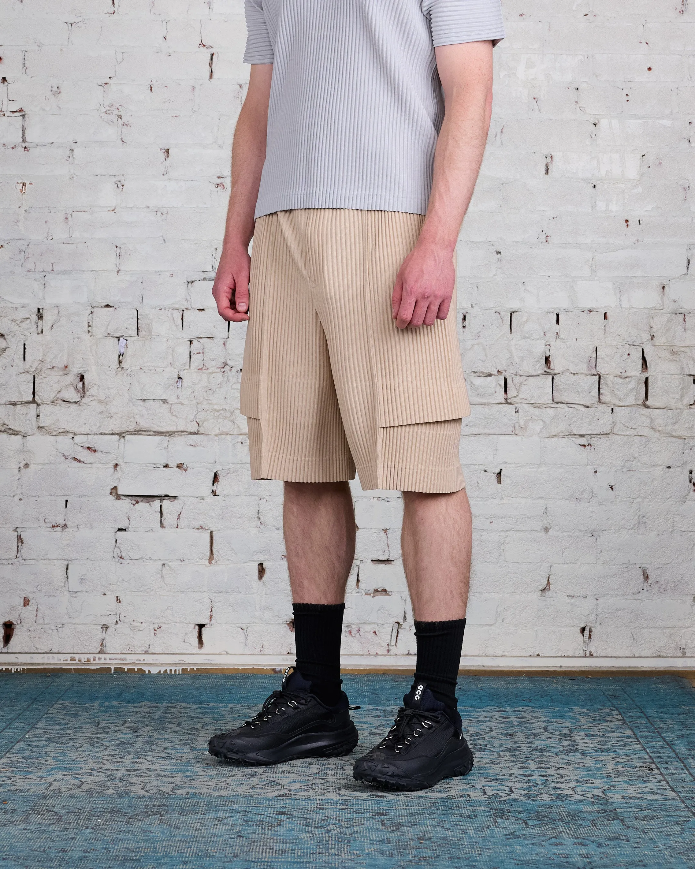 HOMME PLISS ISSEY MIYAKE Pleats June Cargo Short Shell Beige