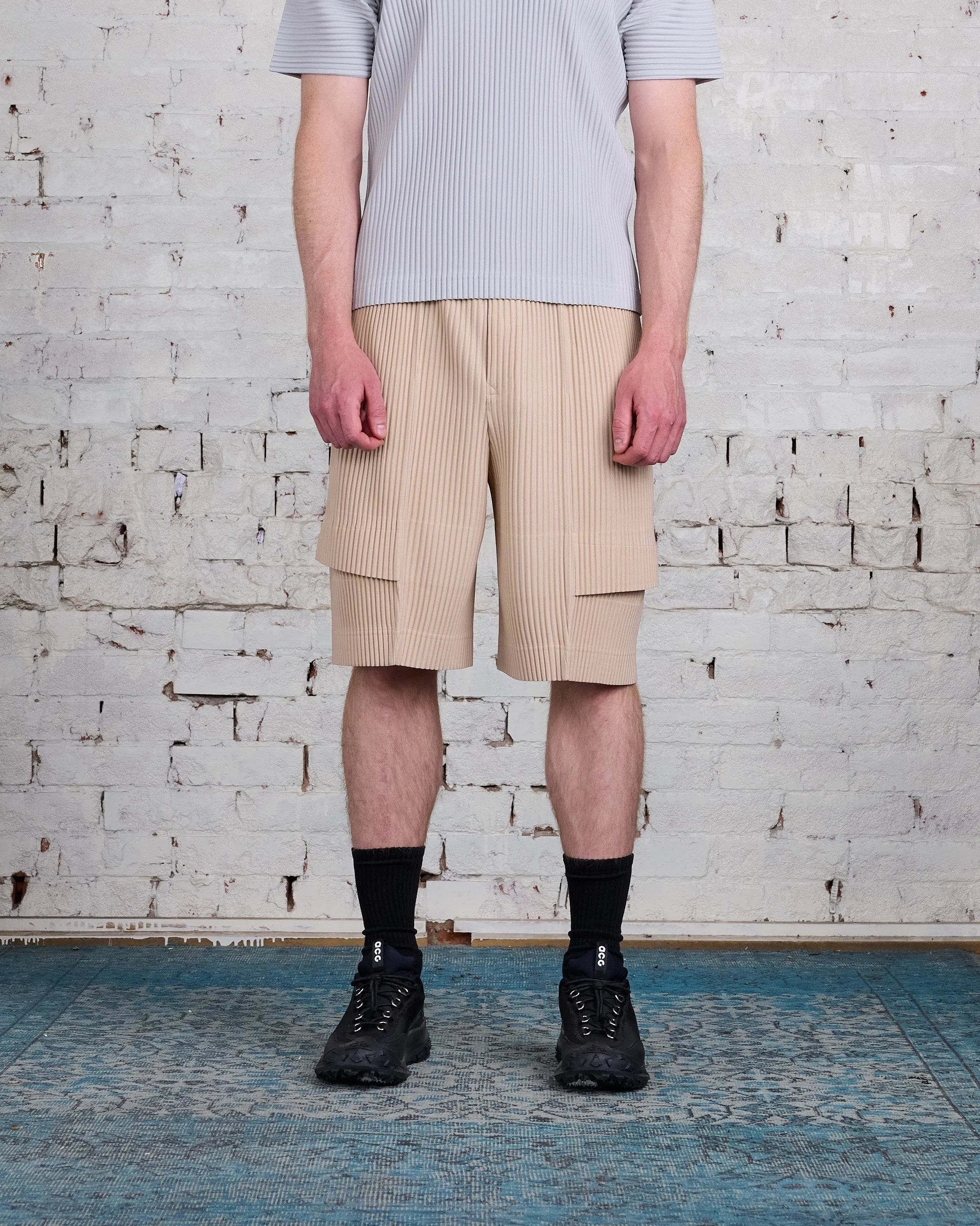 HOMME PLISS ISSEY MIYAKE Pleats June Cargo Short Shell Beige
