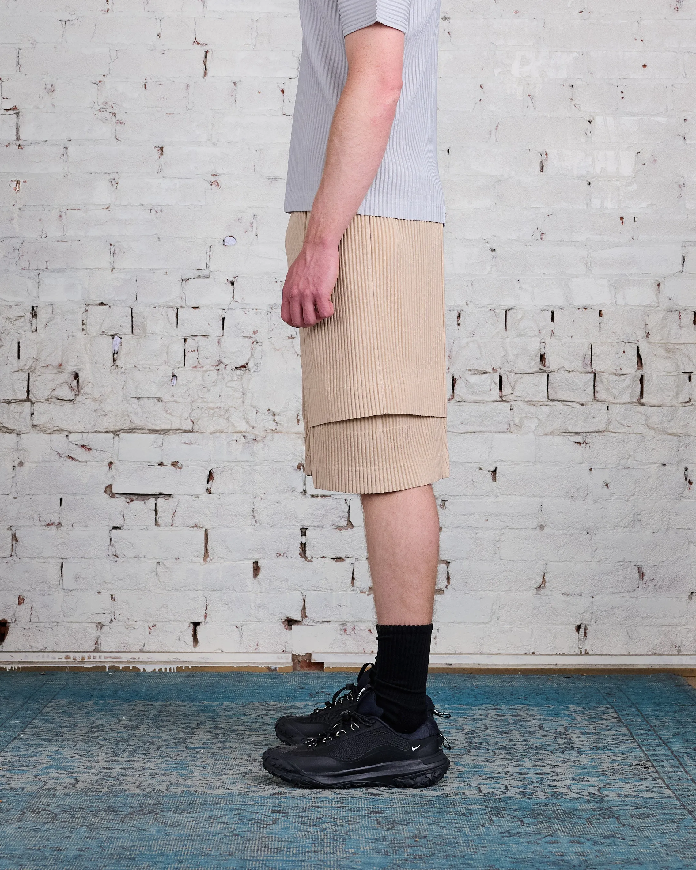 HOMME PLISS ISSEY MIYAKE Pleats June Cargo Short Shell Beige