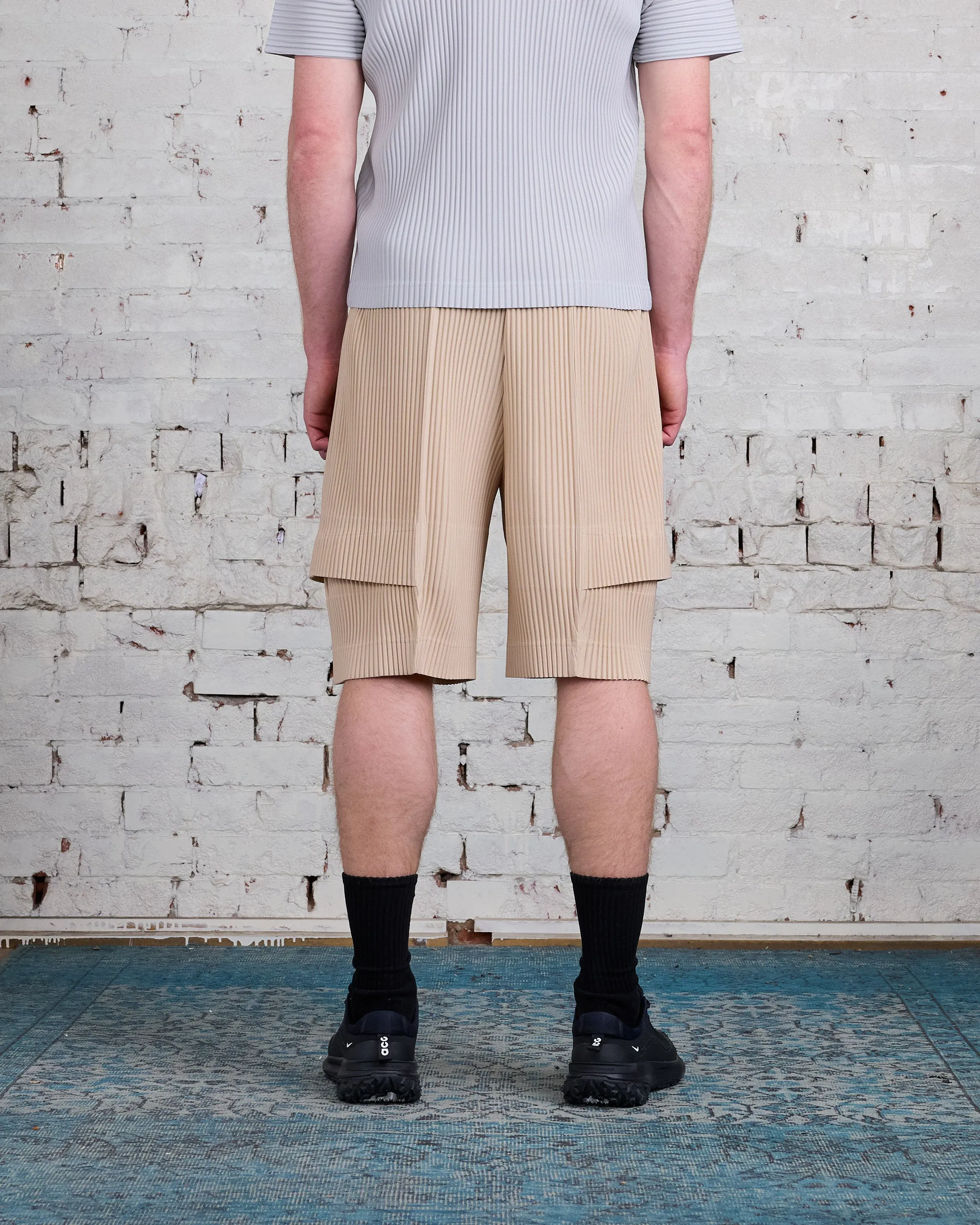 HOMME PLISS ISSEY MIYAKE Pleats June Cargo Short Shell Beige