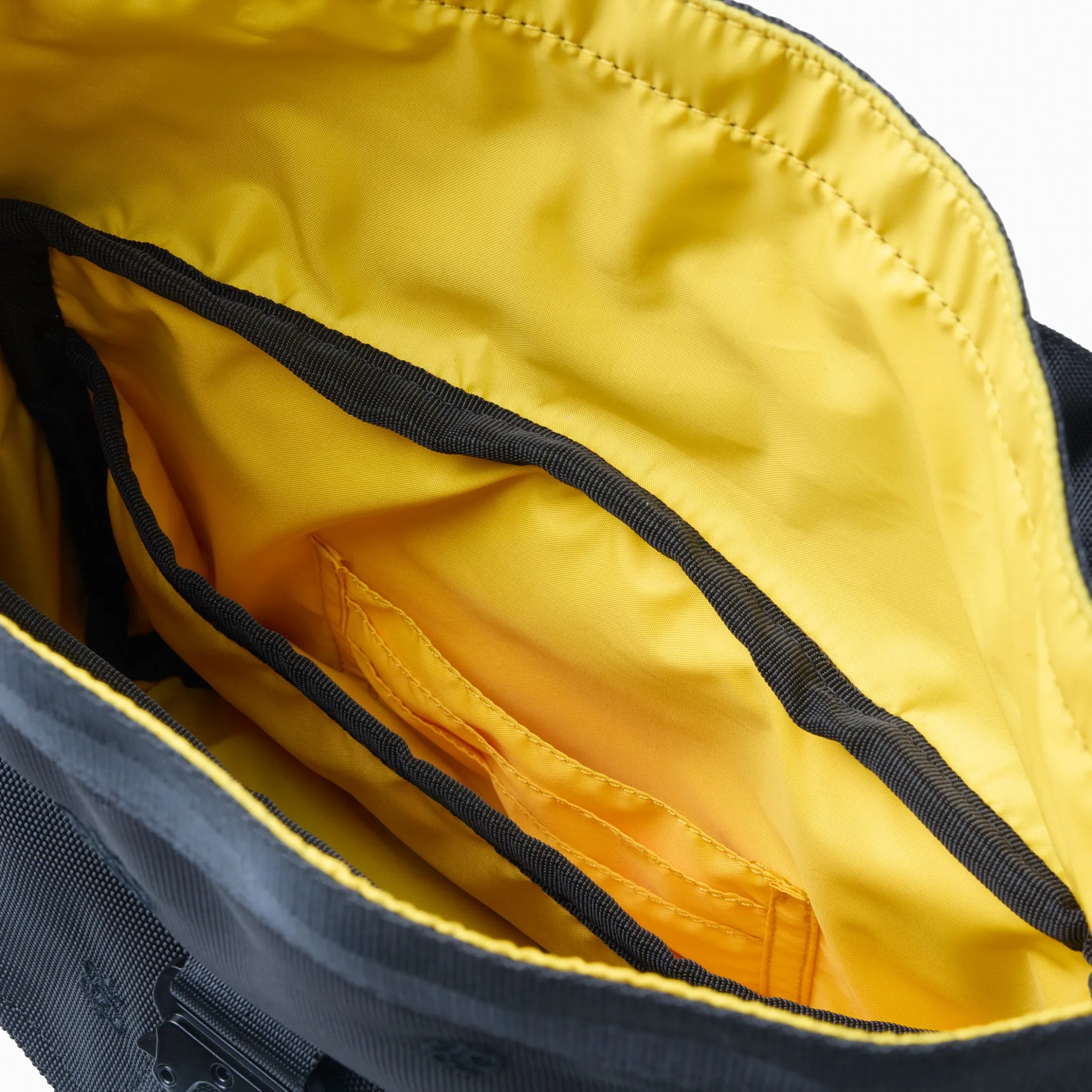 LEFTERFLY CROSSBODY
